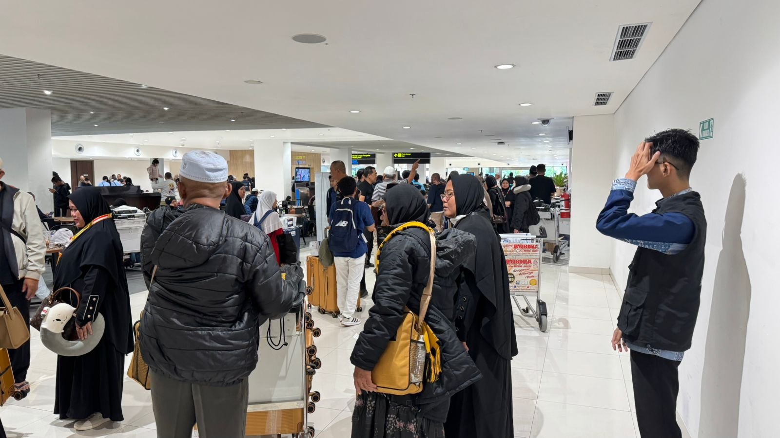 PENYIMPANAN BARANG2 UMROH DIBAGASI&KABIN